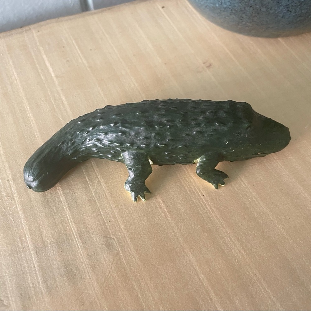 JUST IN Pickle Alligator Enesco Home Grown 2007 Collectible Figurine Gift Idea - Picture 4 of 11